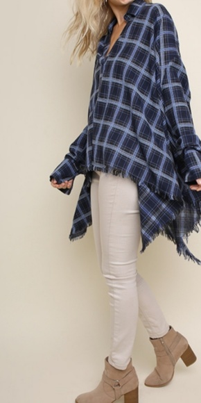 Small Plaid long sleeve  vneck  hi-lo frayed hem - Picture 3 of 4